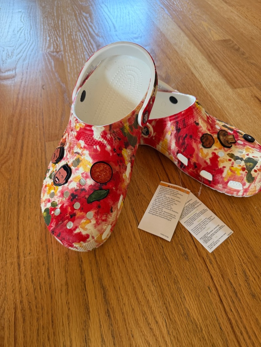 CROCS Jimmy Kimmel Edition pizza crocks Red Multi Tie-Dye Clog with 7 Charms